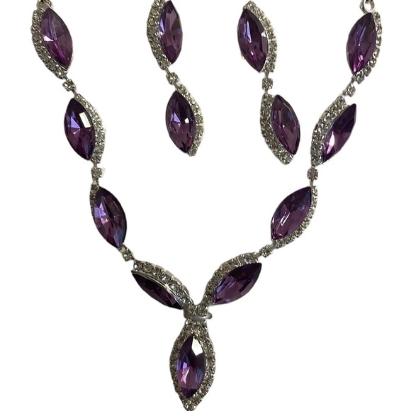 Jaclyn Smith Pear-Shaped faux Amethyst Diamond Accent Necklace Set Silver Tone - Picture 8 of 8